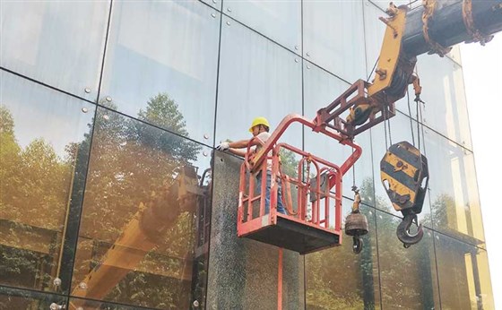 玻璃幕墙更换