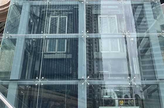 电梯玻璃幕墙