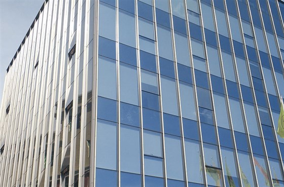 玻璃幕墙一般用什么玻璃