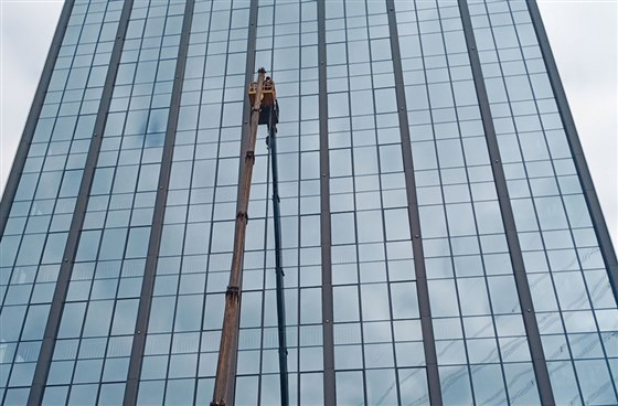 玻璃幕墙更换