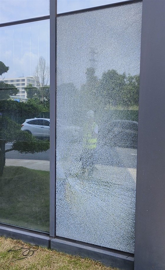 东莞玻璃幕墙维修