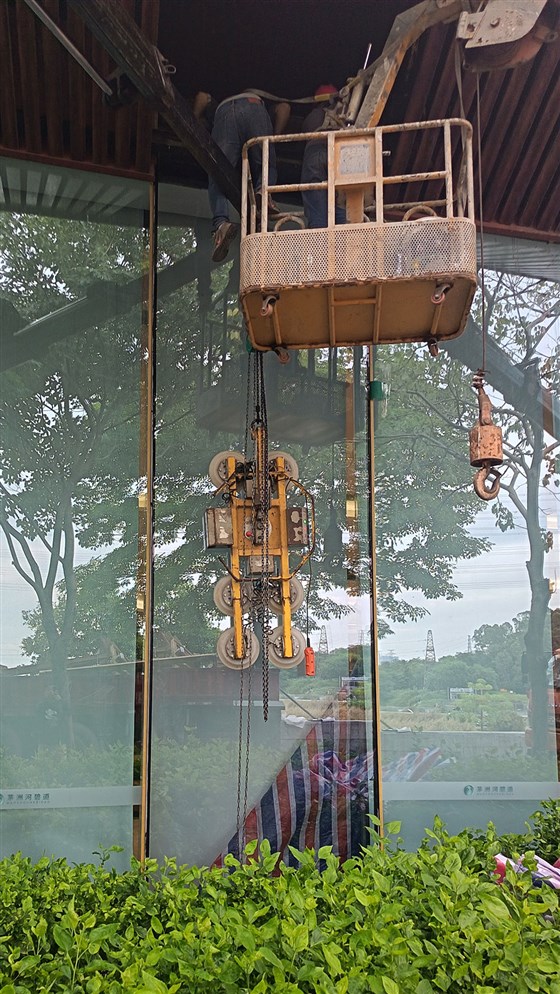 深圳维修玻璃幕墙公司