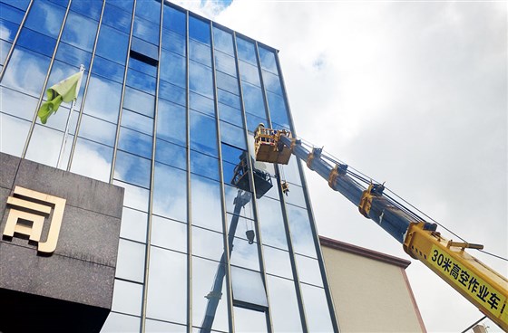 专业玻璃幕墙更换公司