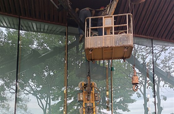 深圳幕墙玻璃维修公司