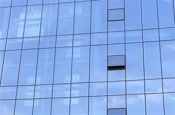 广东玻璃幕墙一平方多少钱