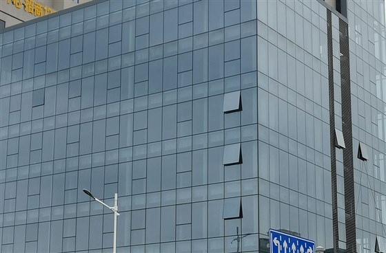 半隐框玻璃幕墙价格是多少