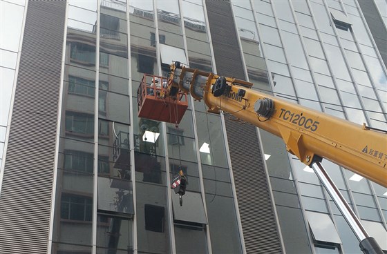 深圳幕墙玻璃更换价格