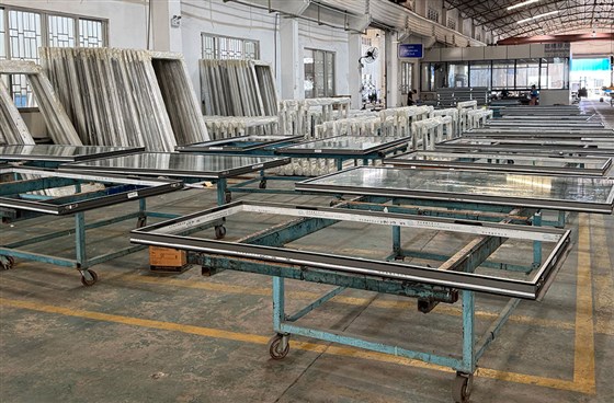 广东玻璃幕墙厂家联系方式