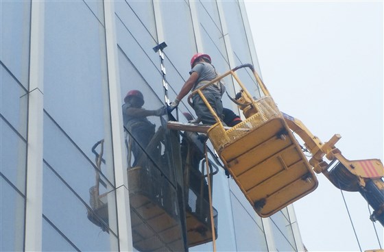 玻璃幕墙维修更换价格是如何收费