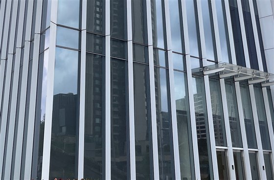 东莞玻璃幕墙公司怎么选