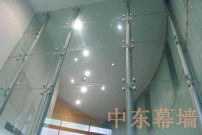 吊挂式玻璃幕墙
