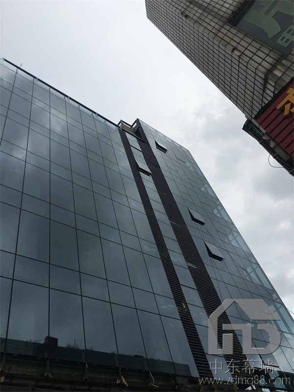 深圳大型玻璃幕墙公司-中东幕墙！