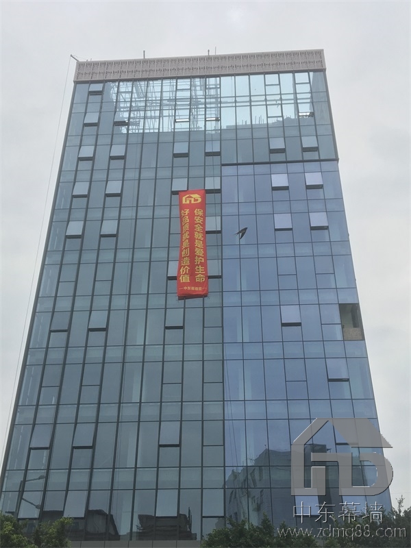 深圳南山安装半隐框玻璃幕墙价格是多少