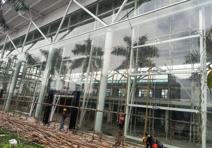 深圳松岗点式玻璃幕墙安装公司 