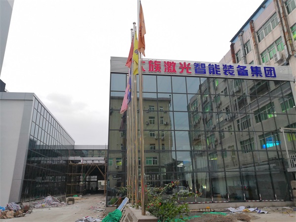 深圳玻璃墙工程公司-中东幕墙