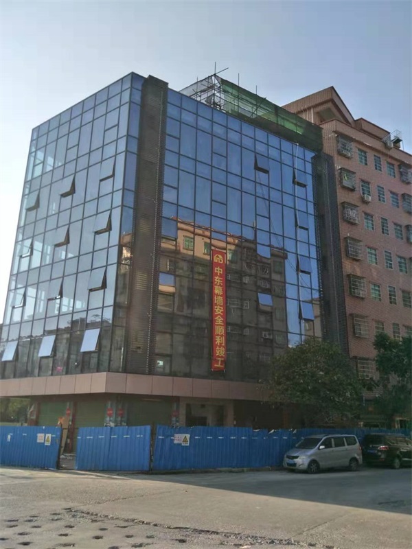 深圳玻璃幕墙多少钱一方