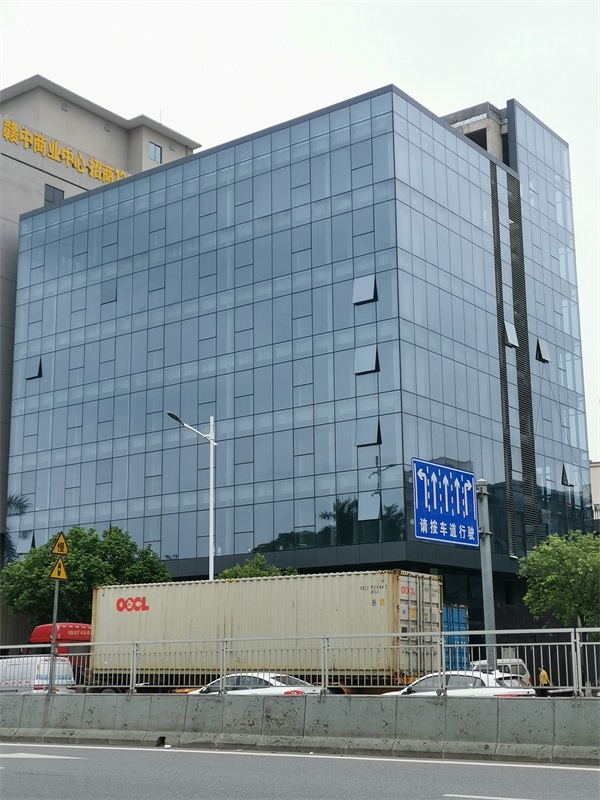 全隐框玻璃幕墙建筑