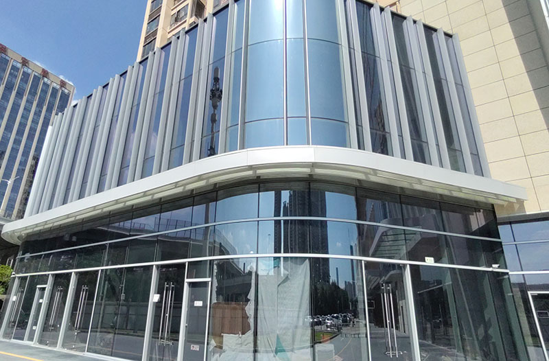 深圳玻璃幕墙公司哪家比较专业 深圳玻璃幕墙公司哪家比较专业