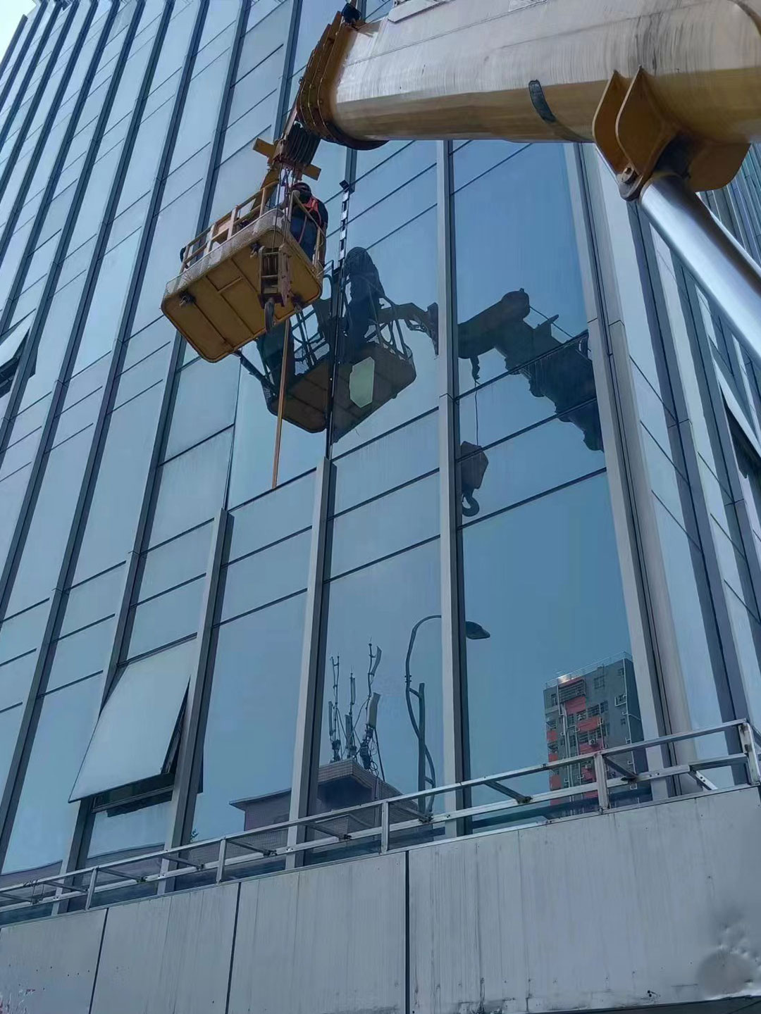 东莞高空玻璃更换