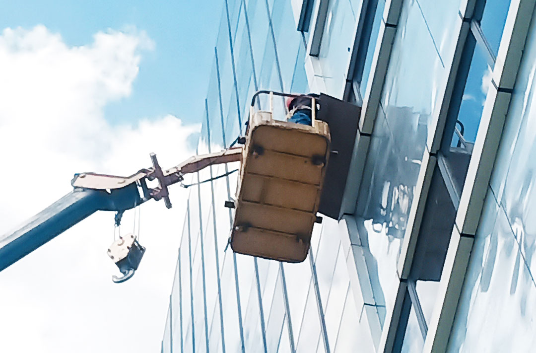 深圳外墙钢化玻璃更换