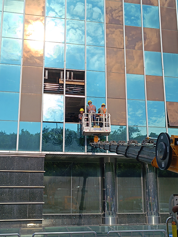 高空幕墙玻璃维修更换