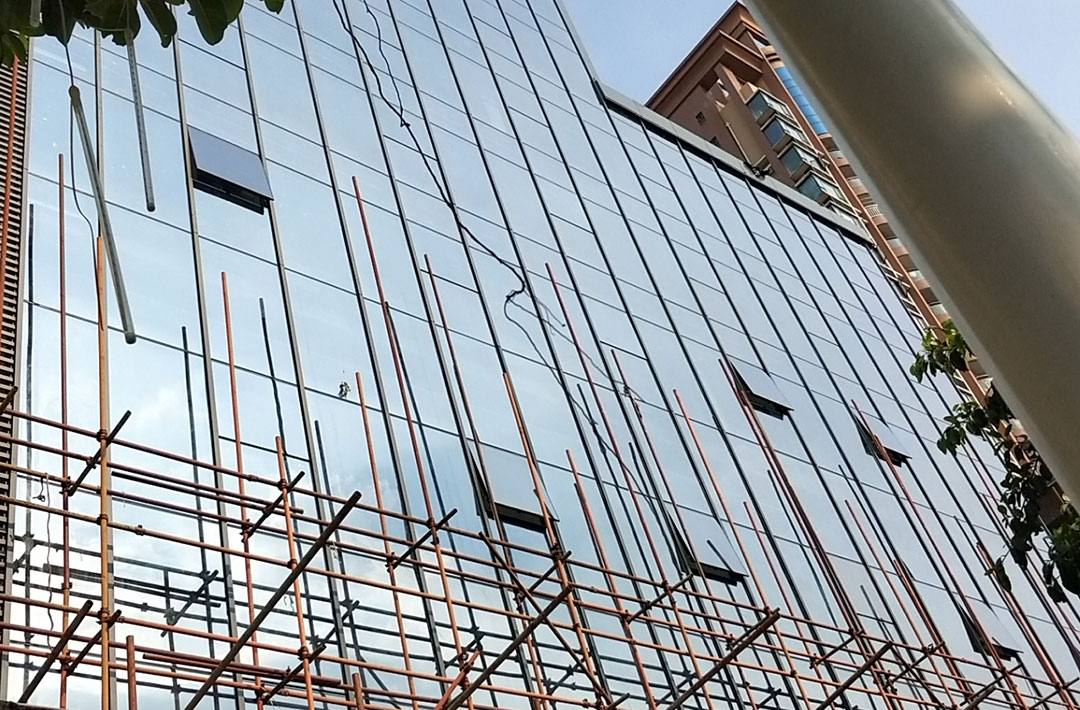 半隐框玻璃幕墙有什么好