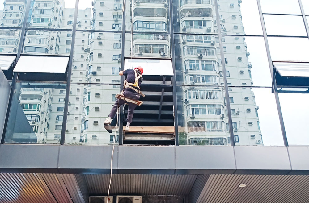 东莞幕墙维修更换价格贵吗