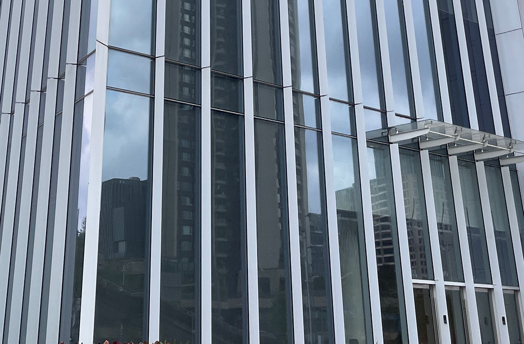 东莞玻璃幕墙公司怎么选