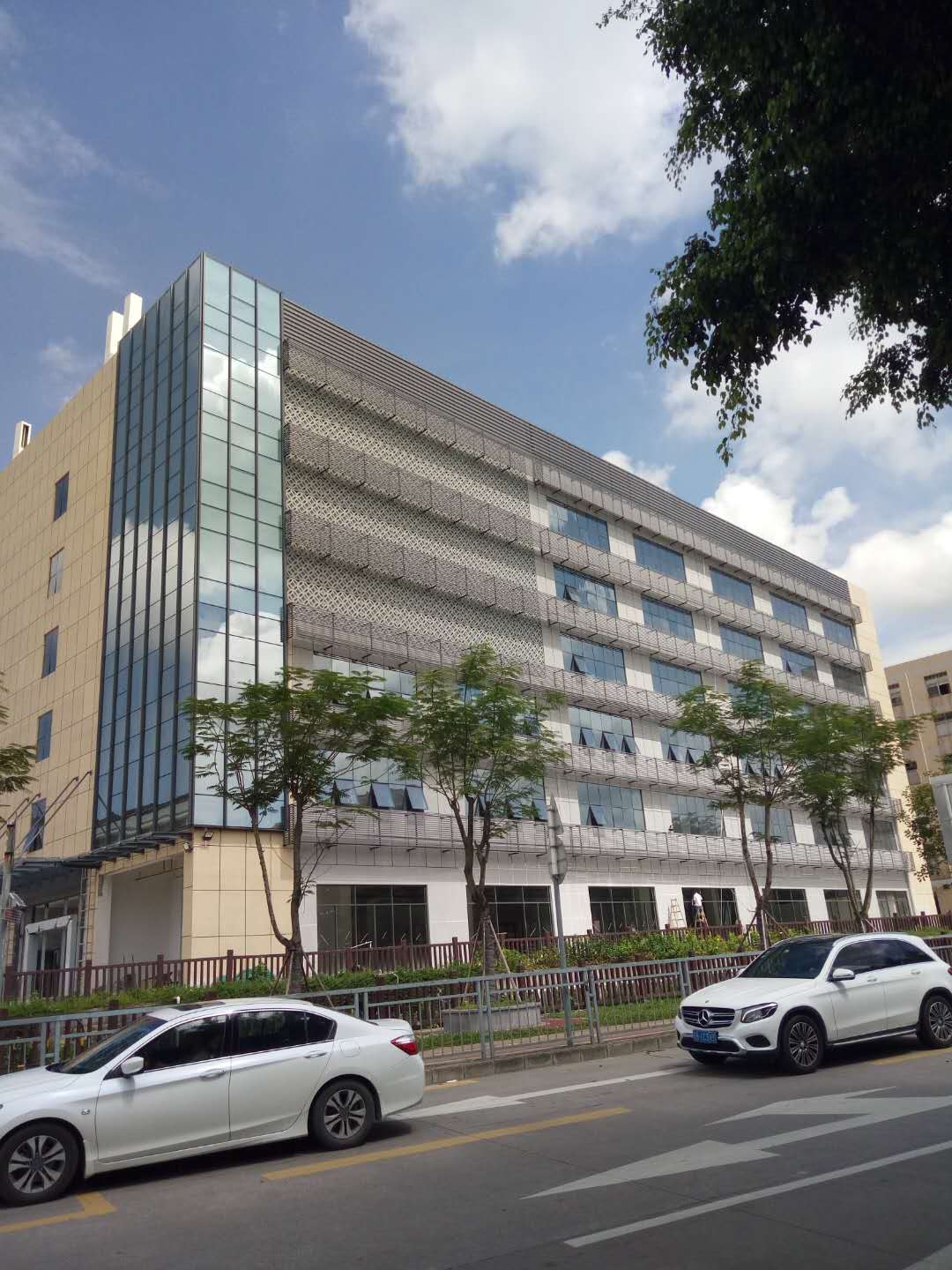 中山明框玻璃幕墙定做 给建筑一份长久的安心守护 中山明框玻璃幕墙定做 给建筑一份长久的安心守护
