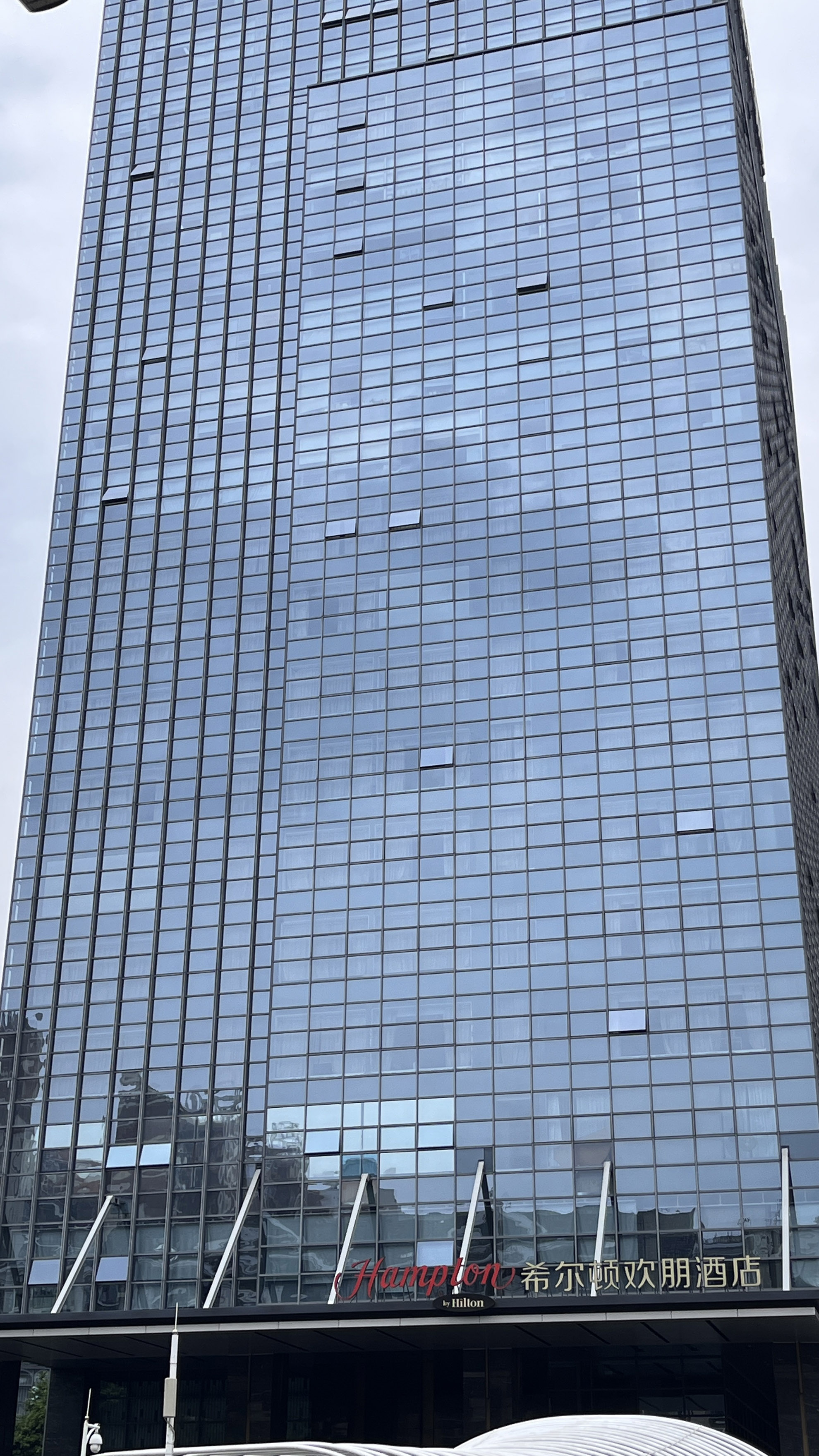 佛山市隐框玻璃幕墙保养：实实在在的维护指南
