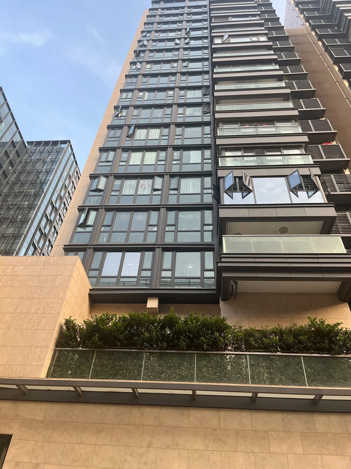 商场玻璃幕墙工程包工包料多少钱一平