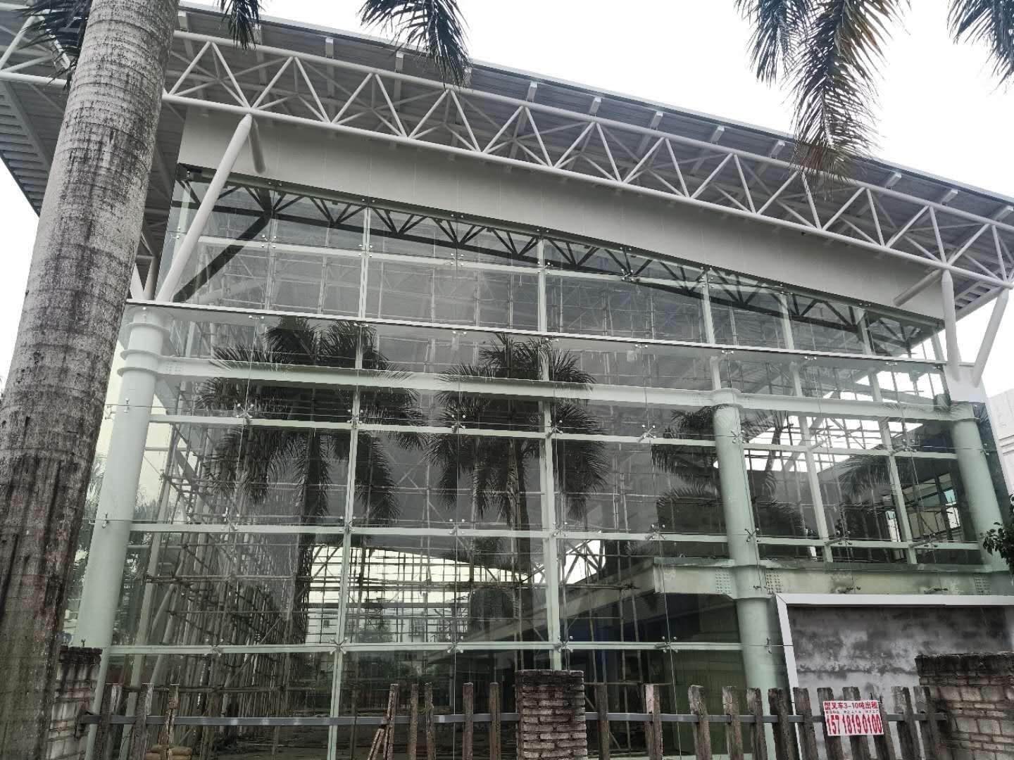 点式玻璃幕墙钢结构